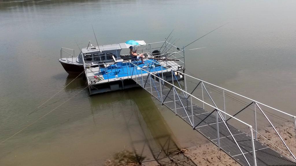 Отель Delta Pontoon Махмудия Экстерьер фото